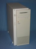 The front of this huge unit (both in size and weight) features a floppy drive, CD-ROM drive (caddy), reset switch, programmers switch and a keyed power switch. - quadra950-01.jpg