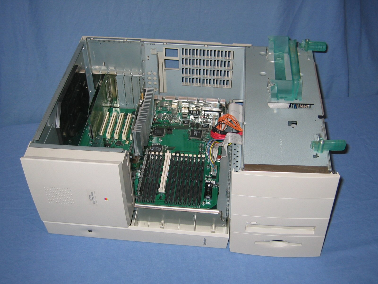 Power Macintosh 9600 - computers.popcorn.cx